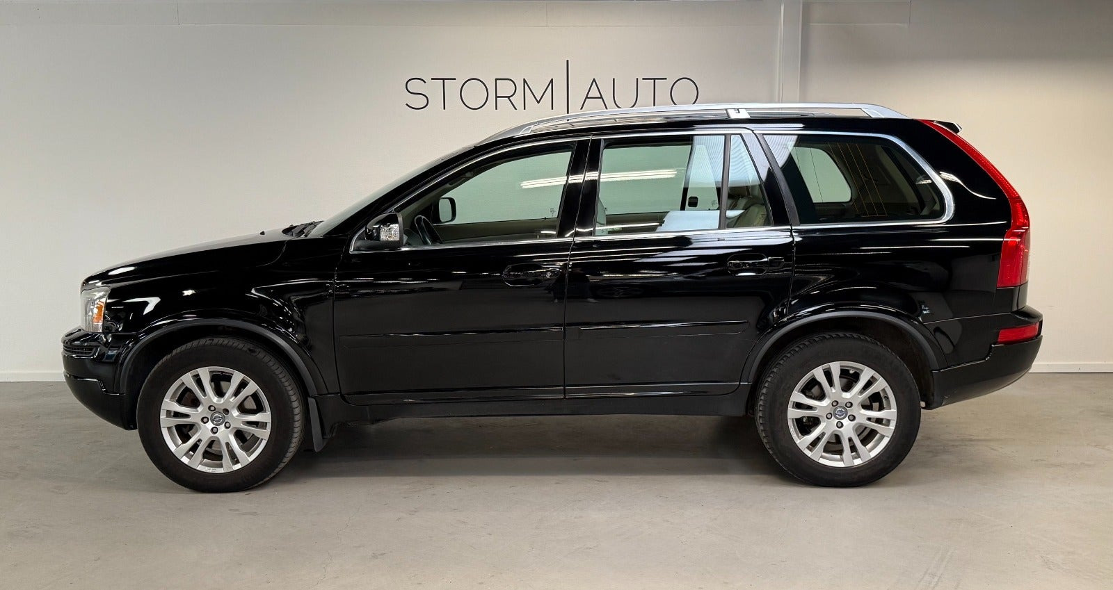 Sort Volvo XC90 fra 2014