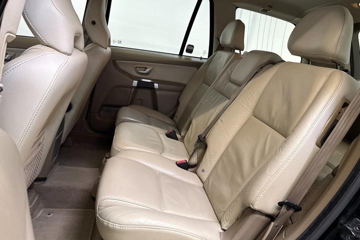 Sort Volvo XC90 fra 2014