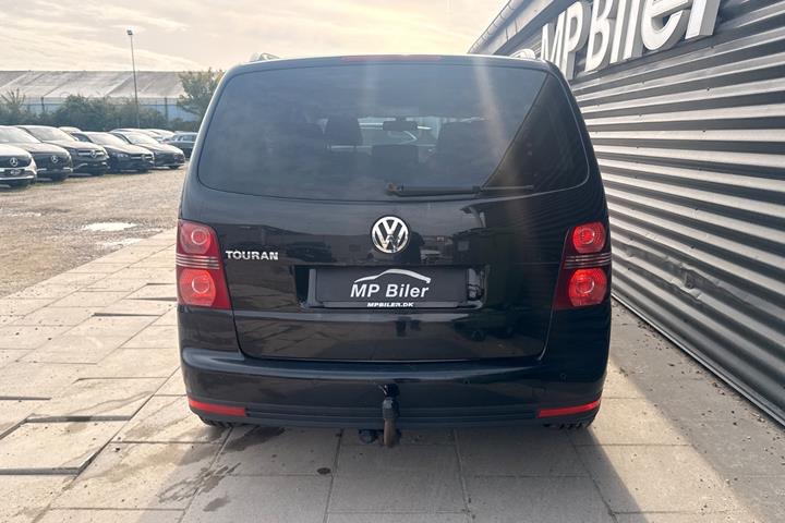 Sort VW Touran fra 2008