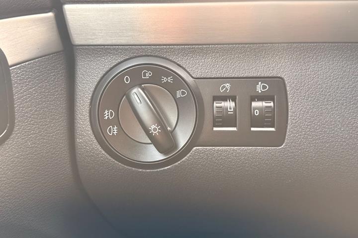 Sort VW Touran fra 2008