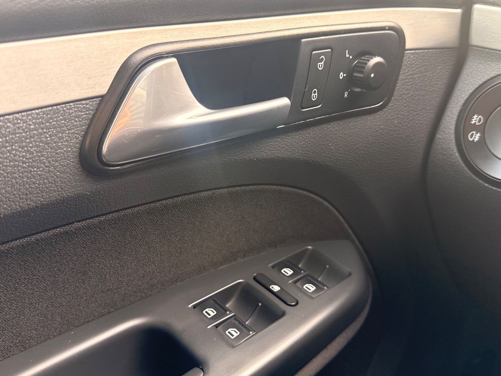 Sort VW Touran fra 2008