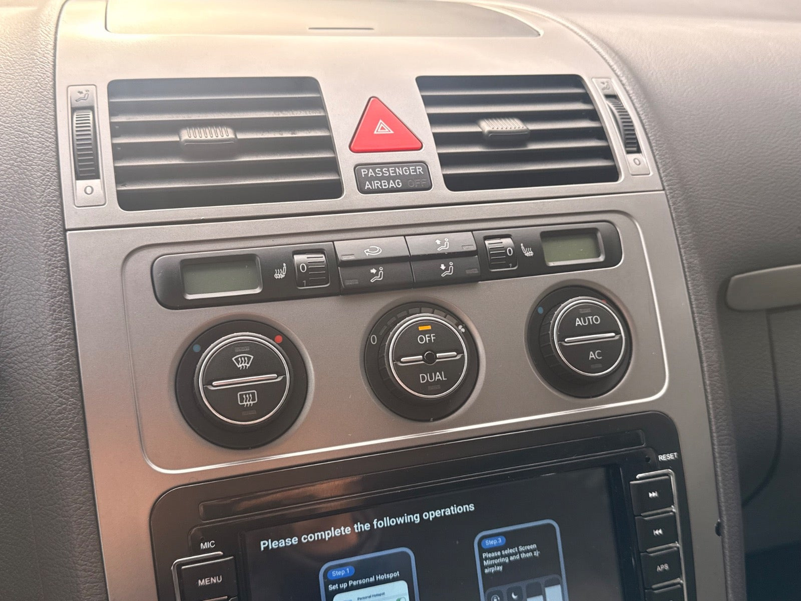Sort VW Touran fra 2008
