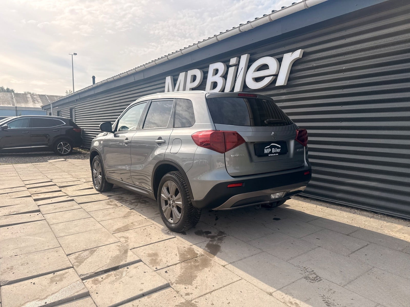 Grå Suzuki Vitara fra 2019