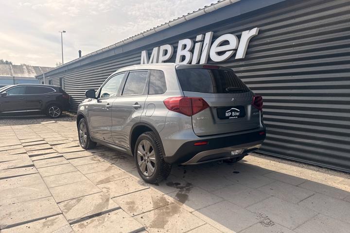 Grå Suzuki Vitara fra 2019