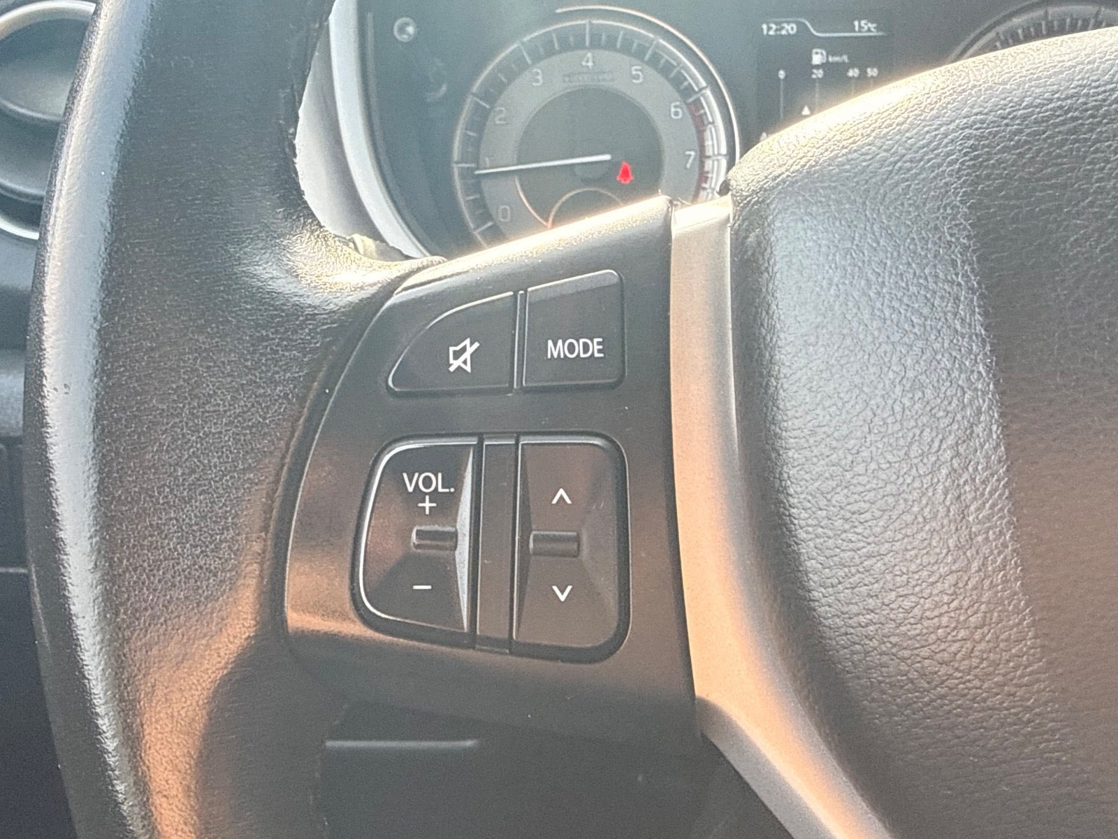 Grå Suzuki Vitara fra 2019