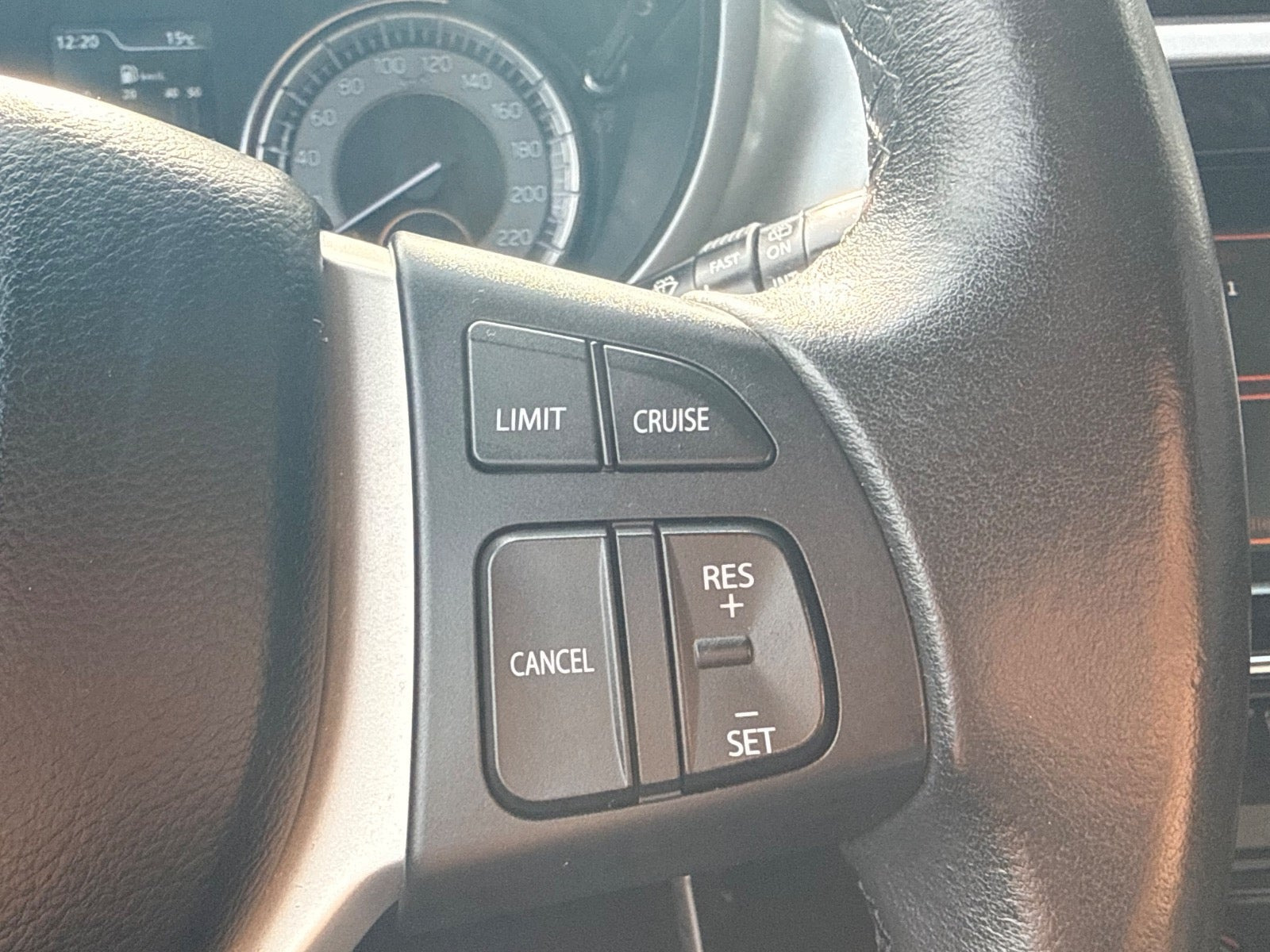 Grå Suzuki Vitara fra 2019