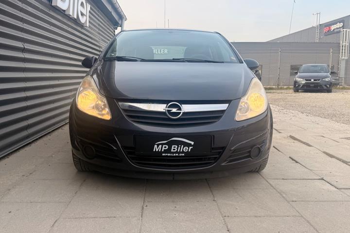 Grøn Opel Corsa fra 2008