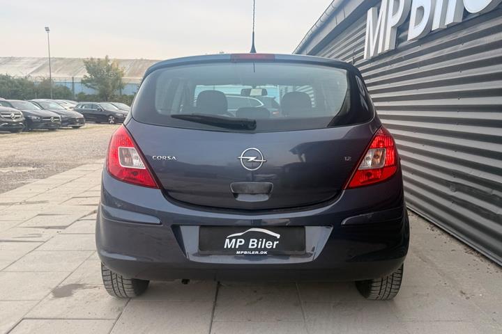 Grøn Opel Corsa fra 2008