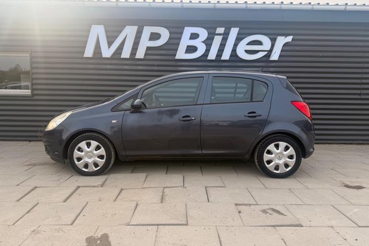 Grøn Opel Corsa fra 2008