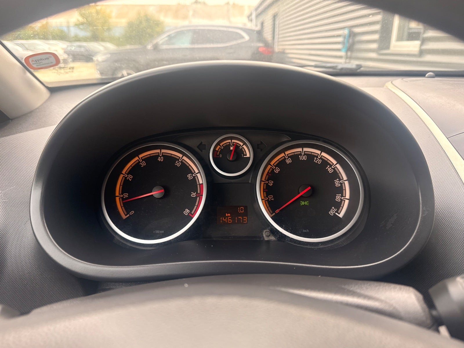 Grøn Opel Corsa fra 2008