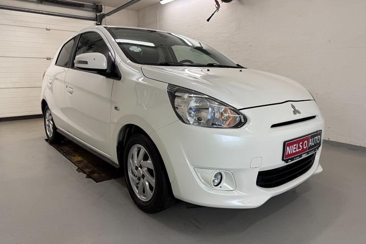 Hvid Mitsubishi Space Star fra 2015