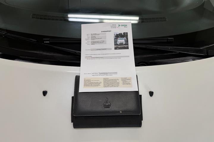 Hvid Mitsubishi Space Star fra 2015