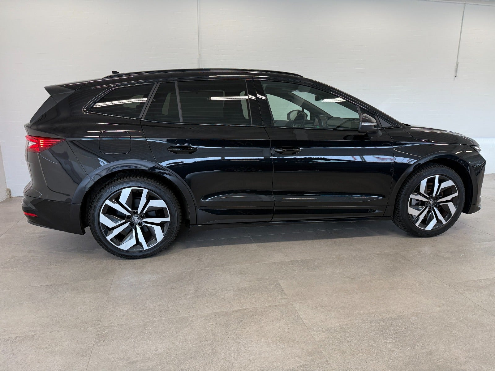 Sort Skoda Enyaq fra 2026