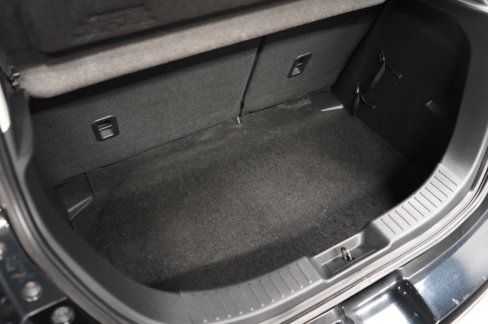 Sort Mazda 2 fra 2018