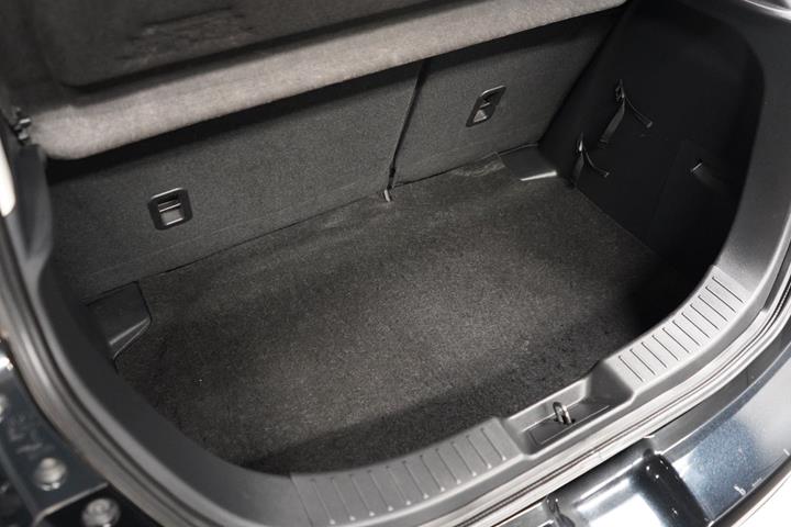 Sort Mazda 2 fra 2018