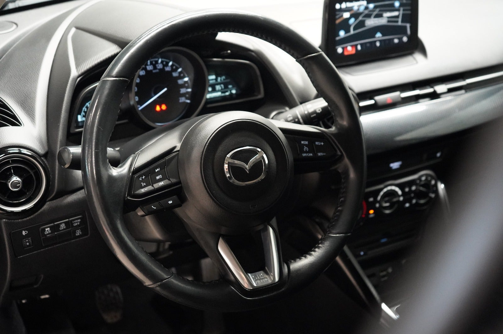 Sort Mazda 2 fra 2018