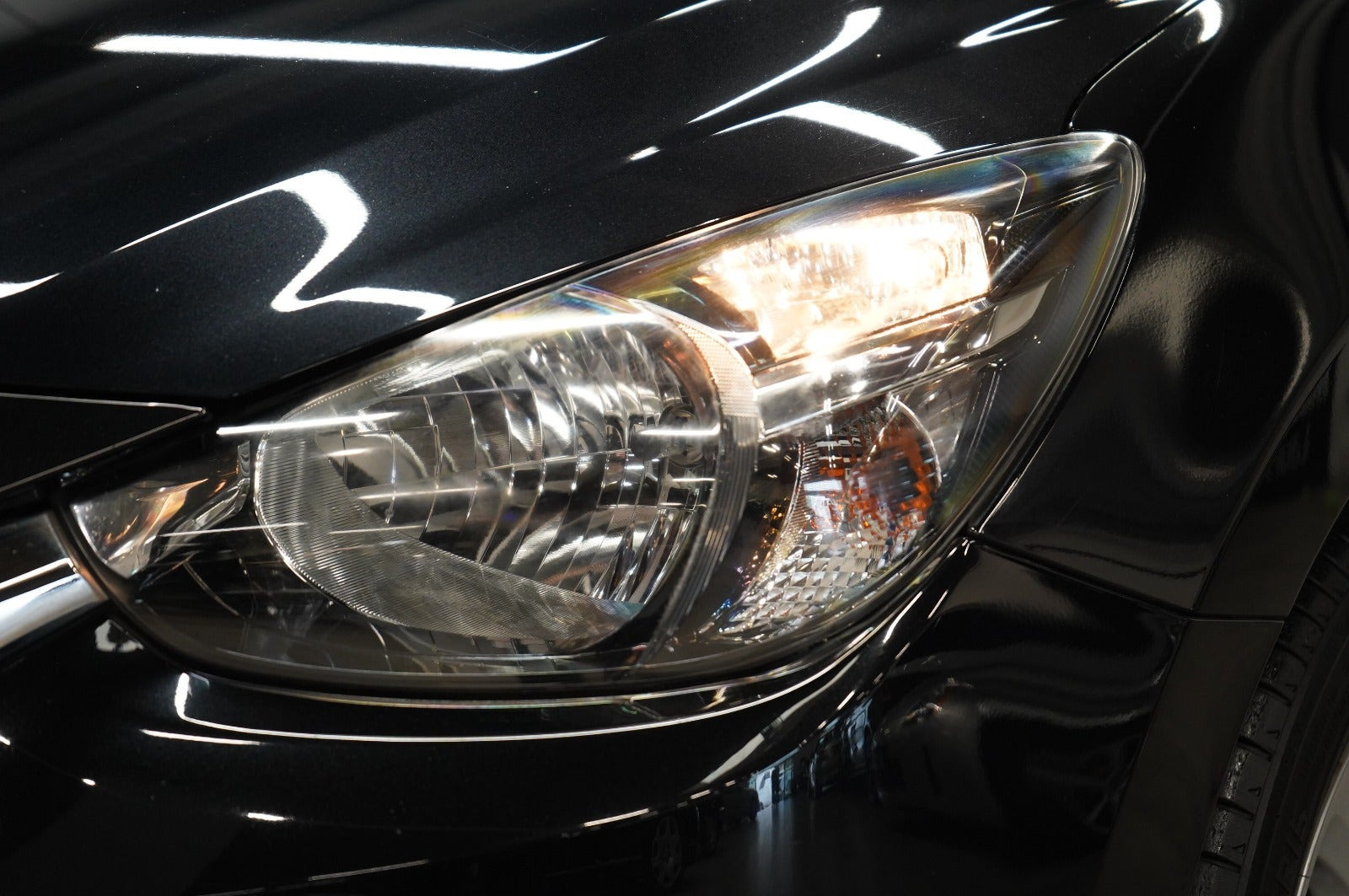 Sort Mazda 2 fra 2018