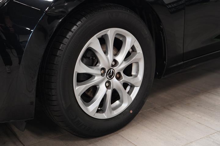 Sort Mazda 2 fra 2018