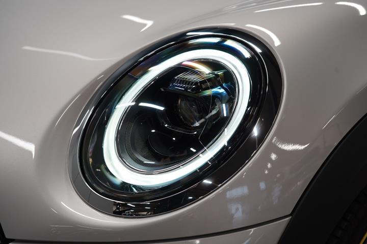 Grå Mini Cooper SE fra 2022