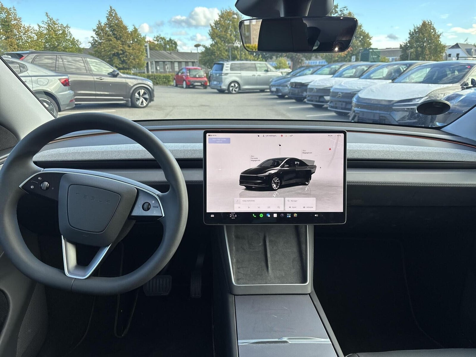 Sort Tesla Model Y fra 2025