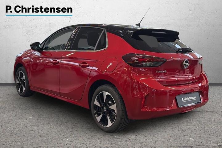 Rød Opel Corsa-e fra 2020