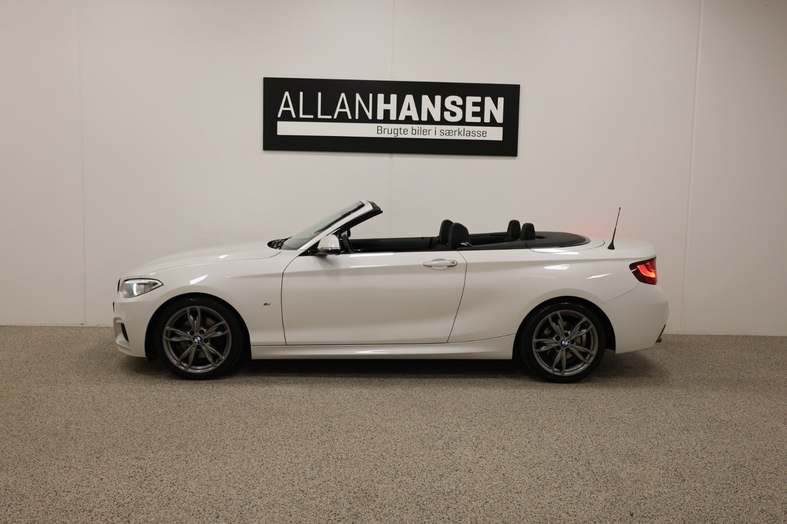 Hvid BMW 220i fra 2016