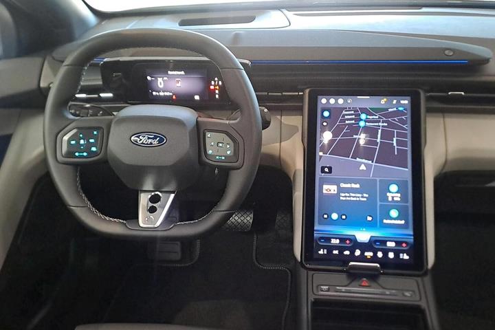 Hvid Ford Capri fra 2025