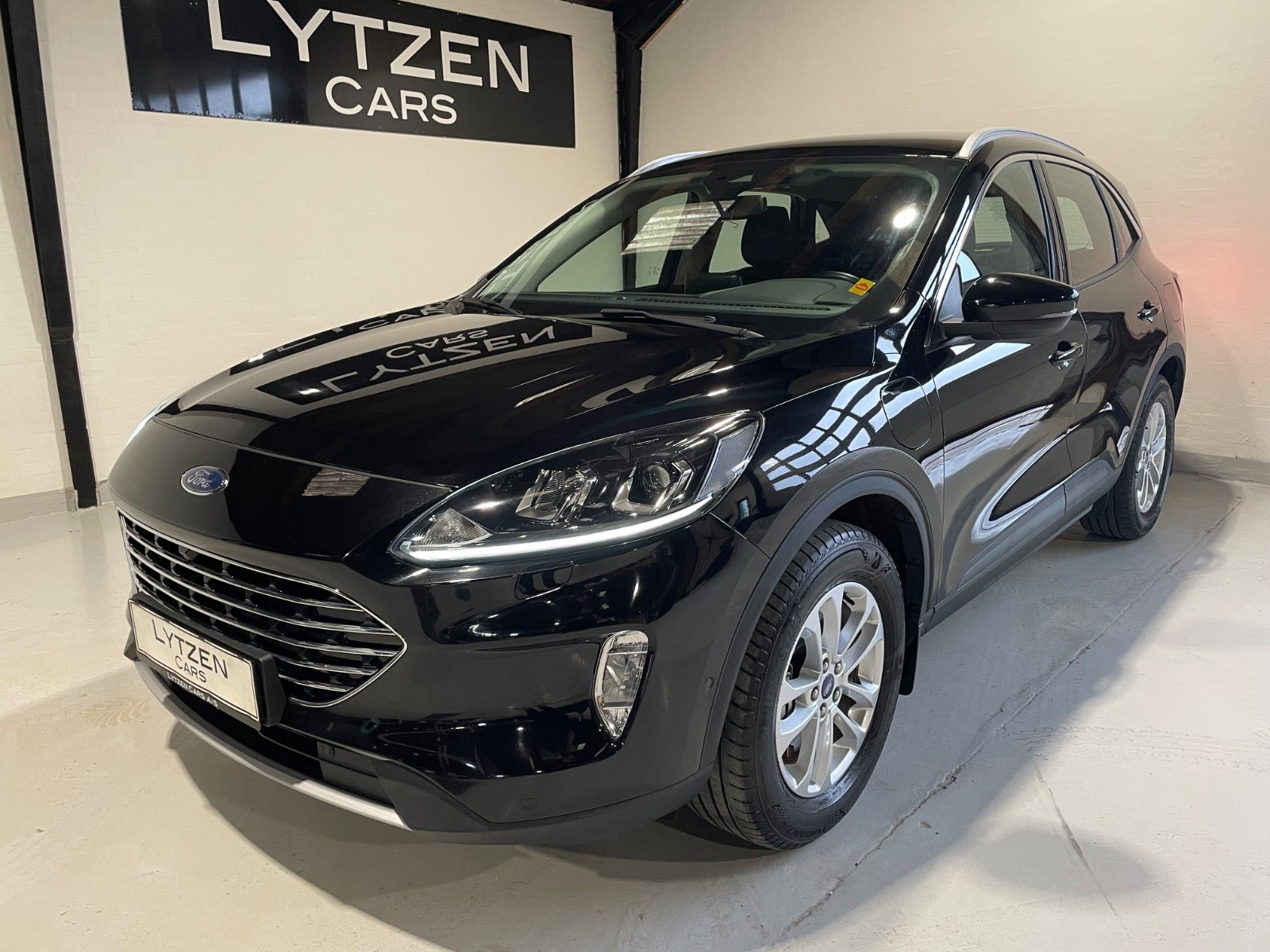 Sort Ford Kuga fra 2021