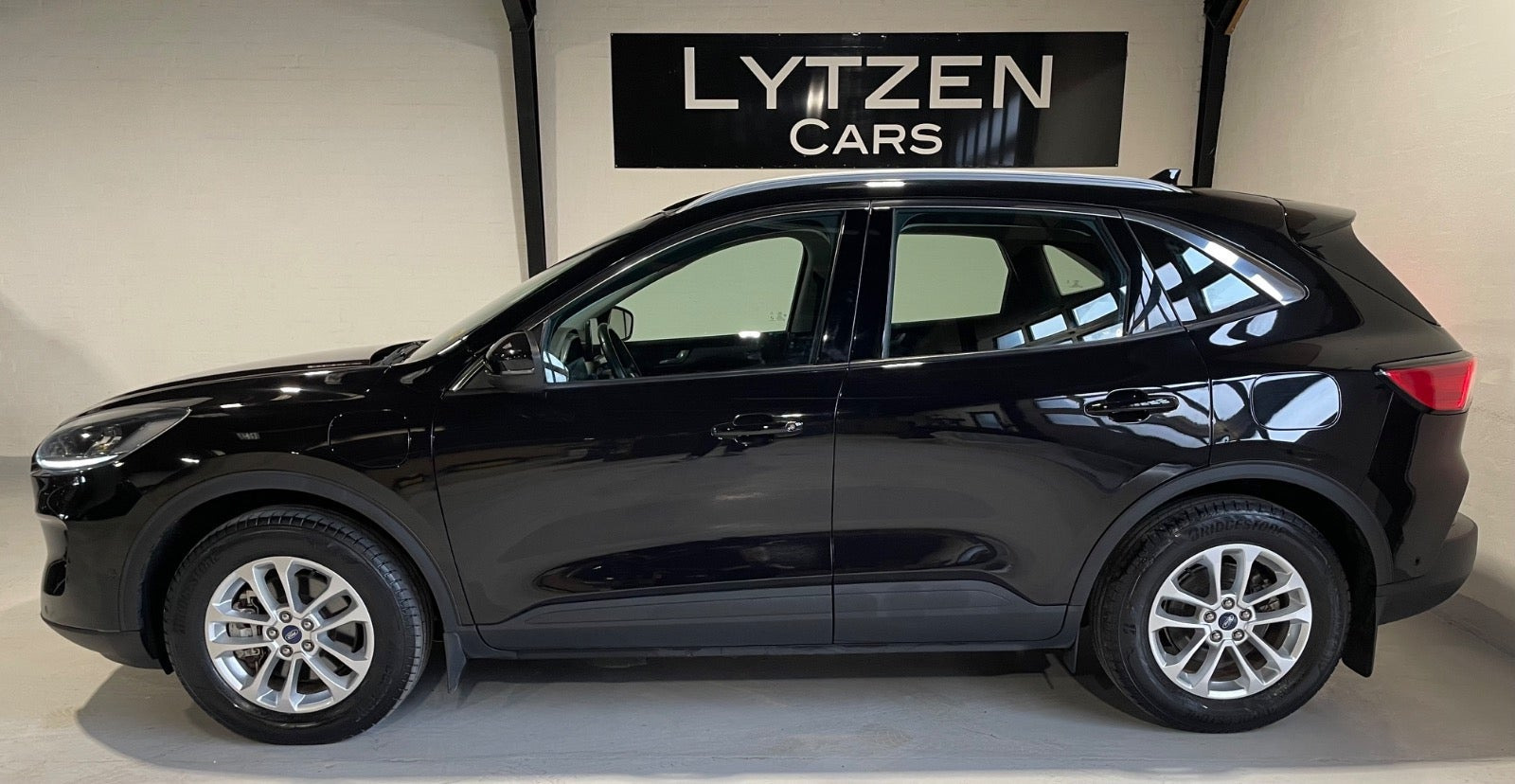 Sort Ford Kuga fra 2021