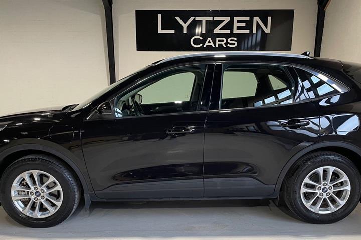 Sort Ford Kuga fra 2021