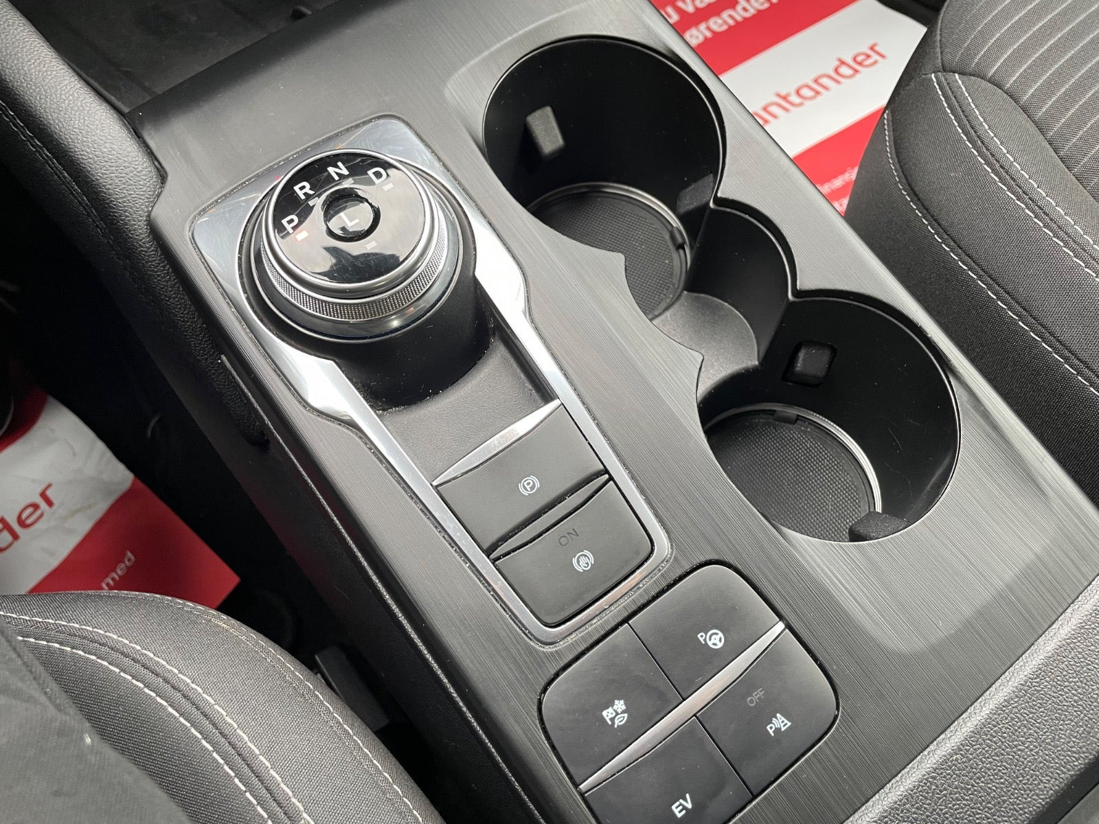 Sort Ford Kuga fra 2021