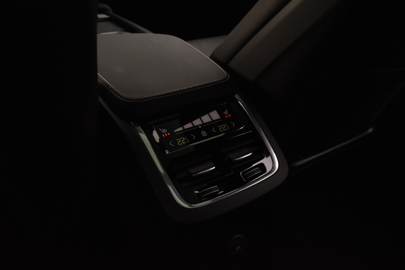 Hvid Volvo XC90 fra 2022