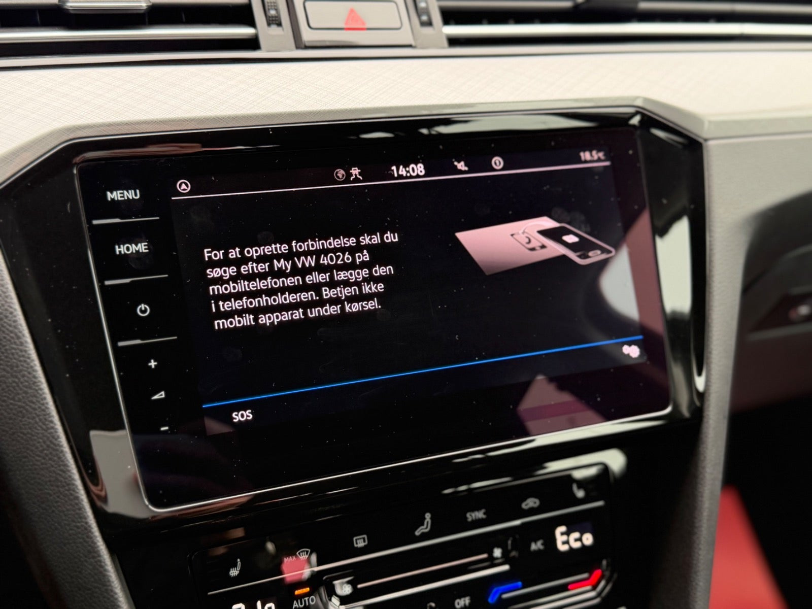 Grå VW Passat fra 2021