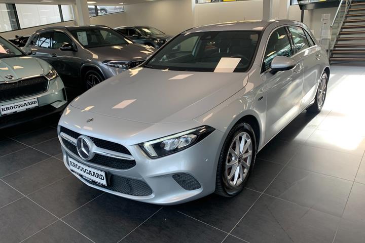 Sølv Mercedes A250 e fra 2020