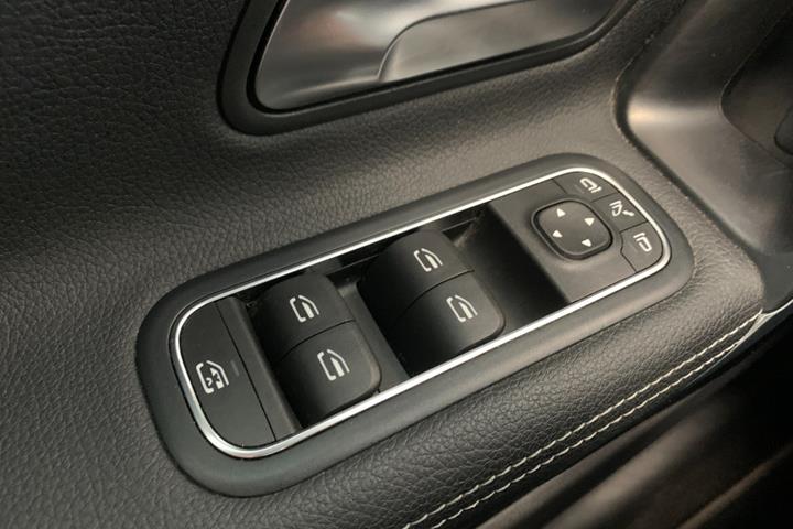 Sølv Mercedes A250 e fra 2020