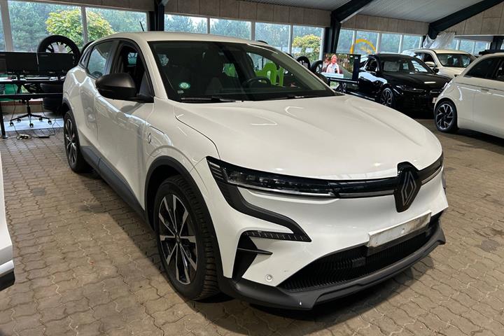 Hvid Renault Megane E-Tech fra 2024