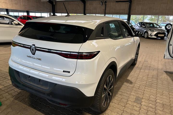 Hvid Renault Megane E-Tech fra 2024