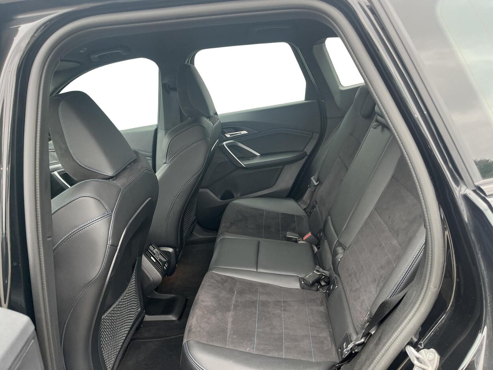 Sort BMW iX1 fra 2024