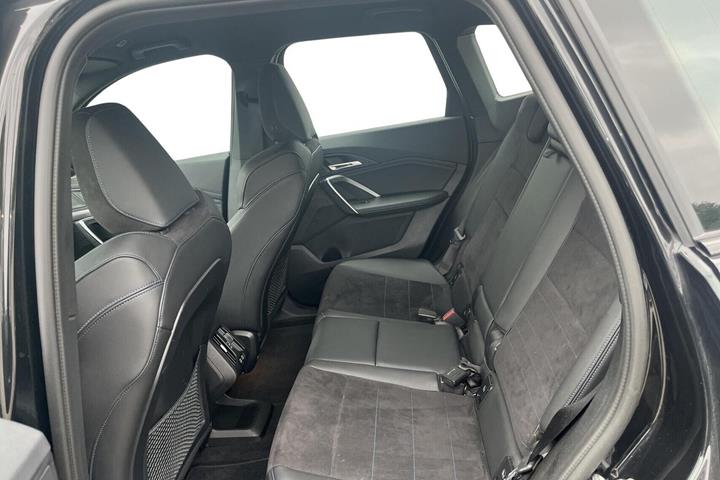 Sort BMW iX1 fra 2024