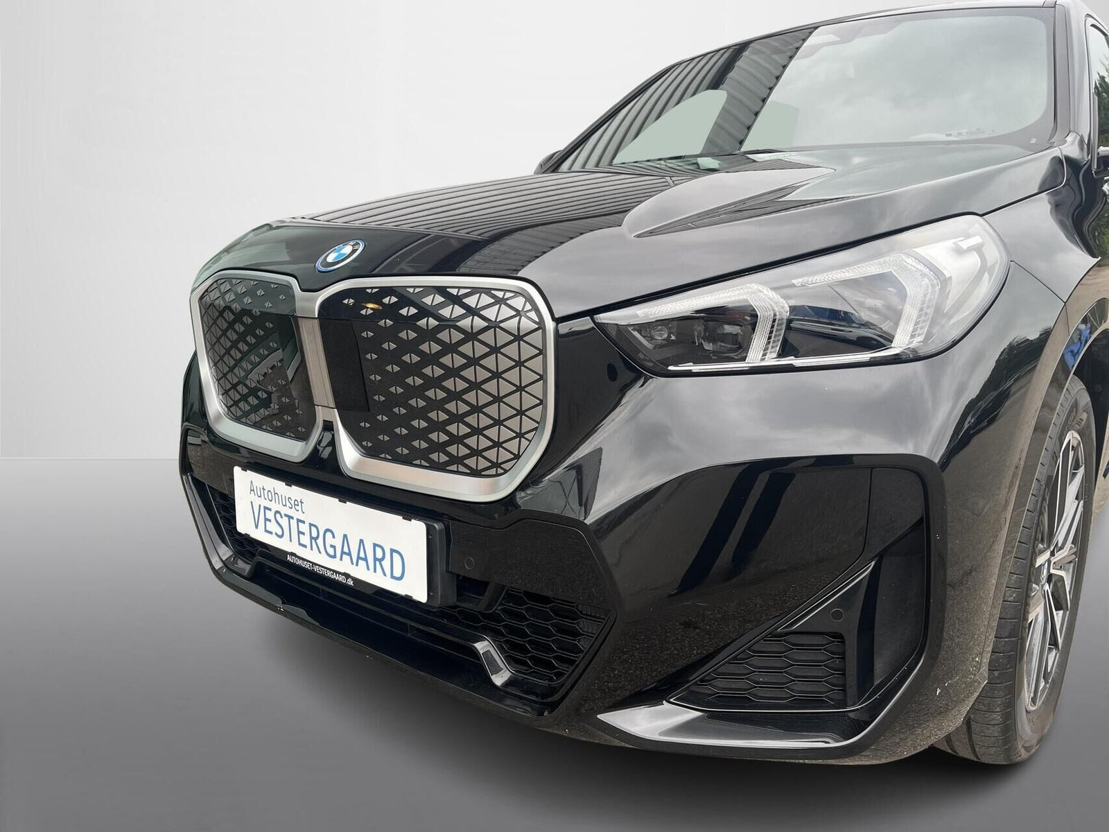 Sort BMW iX1 fra 2024