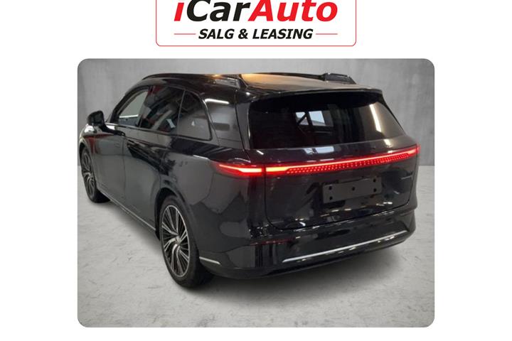 Sort Xpeng G9 fra 2023