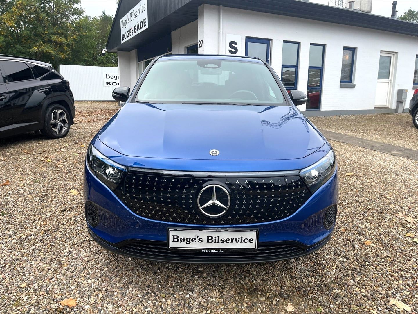 Blå Mercedes EQA250+ fra 2025