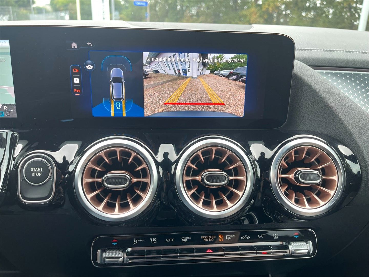 Blå Mercedes EQA250+ fra 2025