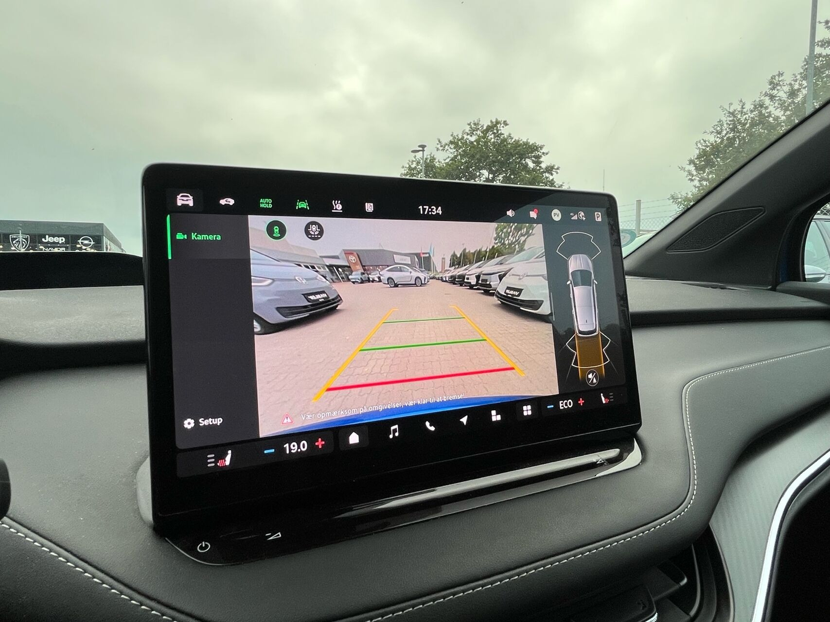 Blå Skoda Enyaq fra 2024