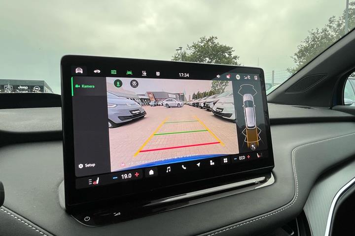 Blå Skoda Enyaq fra 2024
