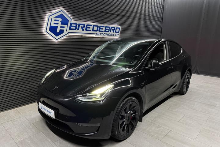 Sort Tesla Model Y fra 2022