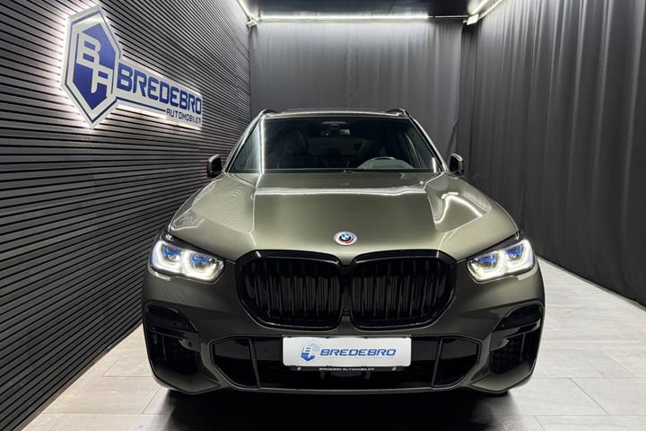 Grøn BMW X5 fra 2022