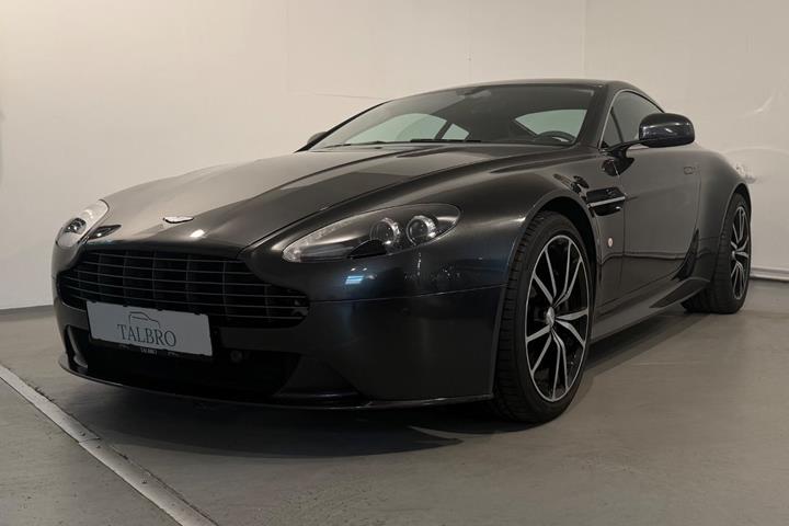 Grå Aston Martin V8 Vantage S fra 2014