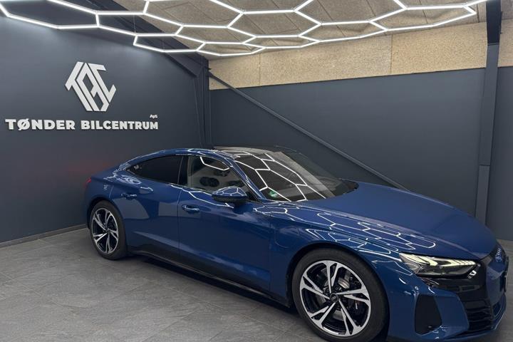 Blå Audi RS e-tron GT fra 2023