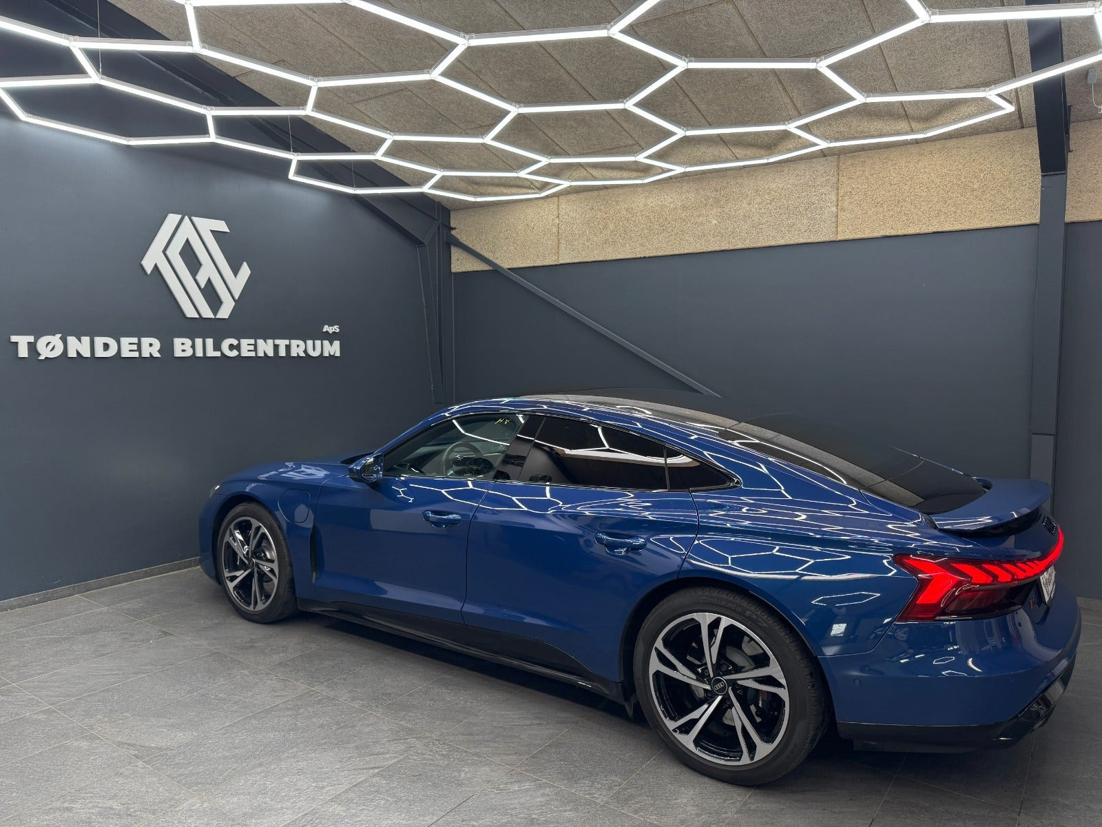 Blå Audi RS e-tron GT fra 2023